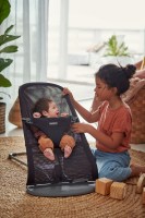 Little Pea BabyBjorn Bouncer Bliss-anthracite-mesh_lifestyle